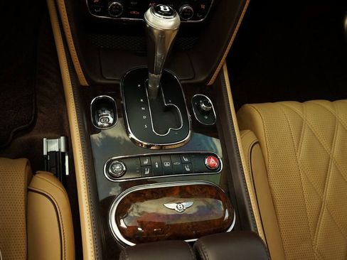 Used 2016 Bentley Flying Spur W12 image 17