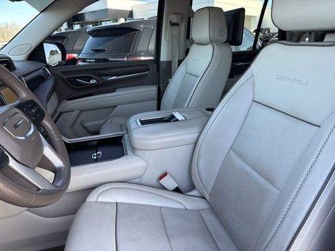 Used 2021 GMC Yukon Denali w/ Denali Premium Package image 5