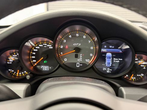 Certified 2018 Porsche 911 GT3 RWD image 22