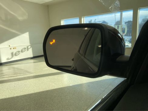 Used 2022 Ford Edge SEL w/ Convenience Package image 40