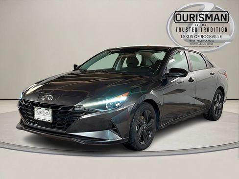 Used 2021 Hyundai Elantra SEL w/ Convenience Package image 2