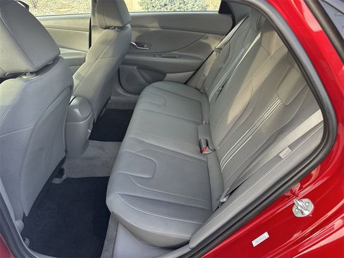 Used 2024 Hyundai Elantra SEL image 24