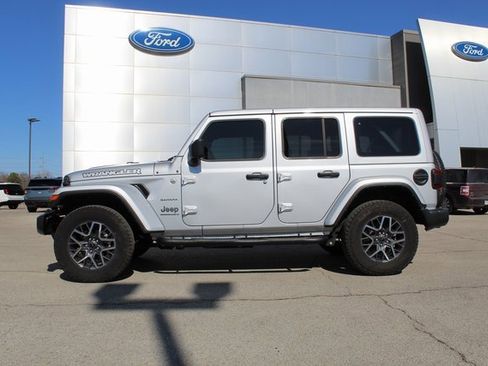 Used 2024 Jeep Wrangler Sahara w/ Technology Group image 2