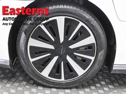 Used 2024 Lucid Air Pure RWD image 29