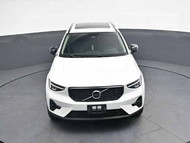 Used 2023 Volvo XC40 B4 Ultimate FWD image 28