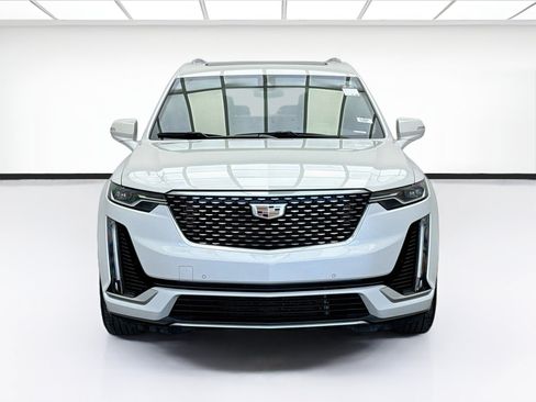 Used 2022 Cadillac XT6 Premium Luxury FWD image 2