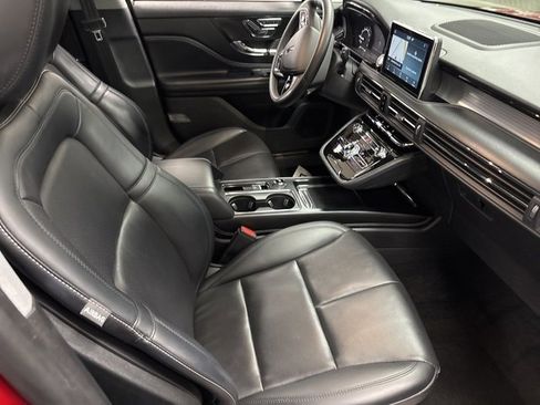 Used 2022 Lincoln Corsair Standard w/ Equipment Group 101A image 9