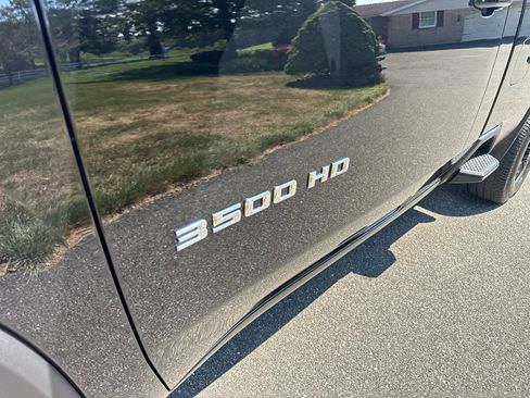 Used 2025 Chevrolet Silverado 3500 LT w/ Convenience Package image 22