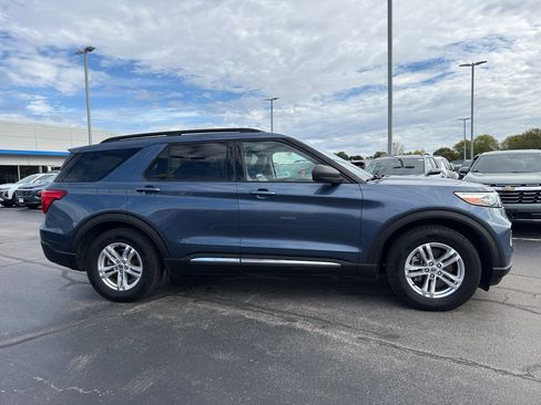 Used 2020 Ford Explorer XLT w/ Equipment Group 202A image 4