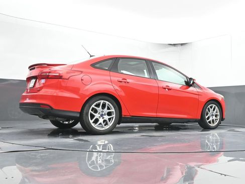Used 2015 Ford Focus SE w/ Equipment Group 201A FWD image 24