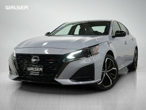 Used 2025 Nissan Altima 2.5 SR image 1