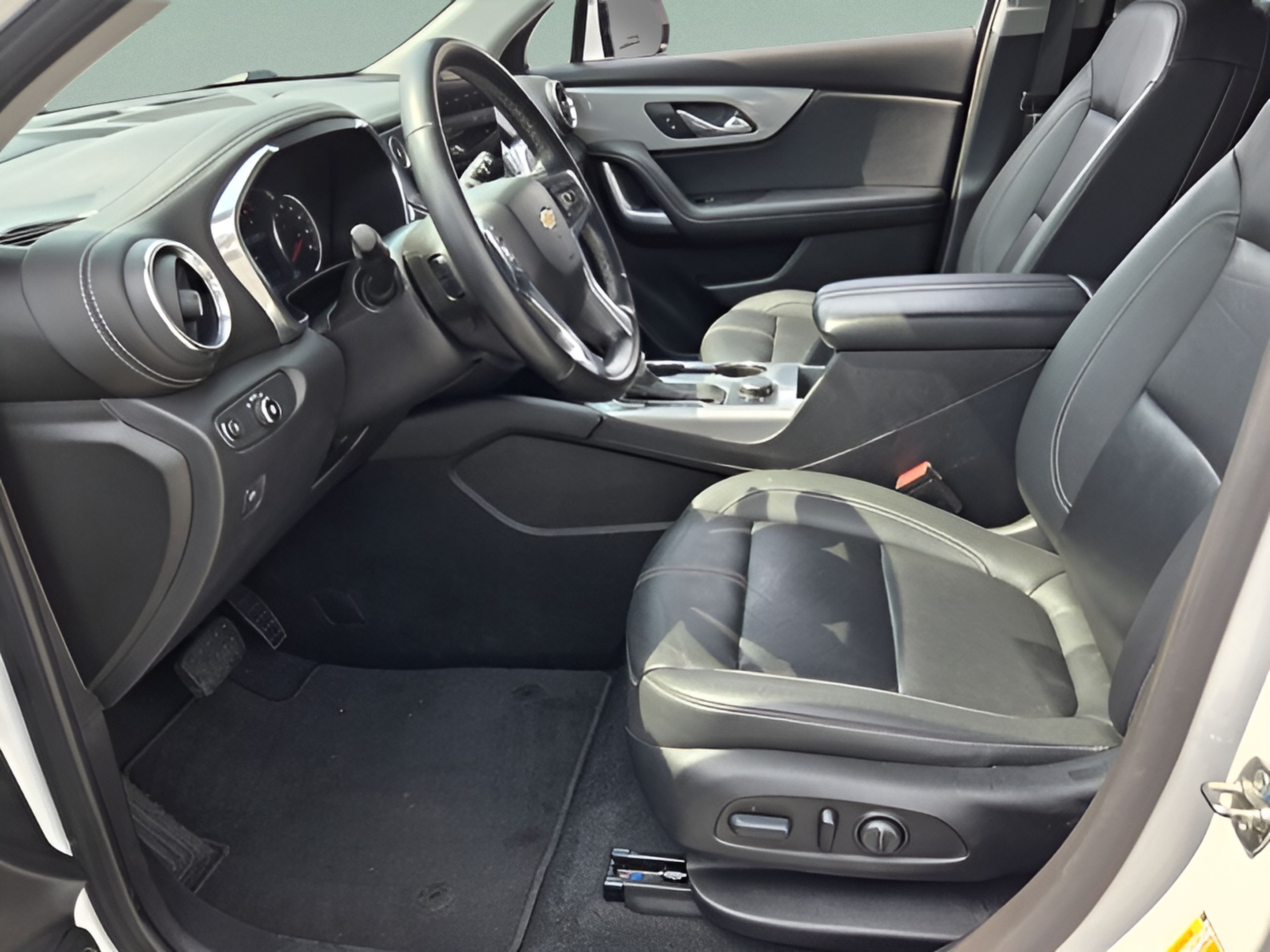 Used 2024 Chevrolet Blazer LT FWD image 9
