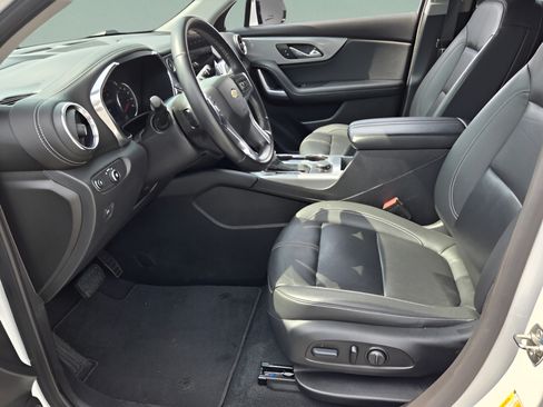 Used 2024 Chevrolet Blazer LT FWD image 9