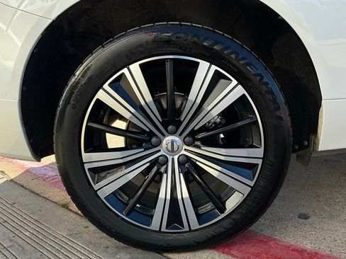 Used 2022 Volvo XC60 B5 Inscription w/ Advanced Package image 9