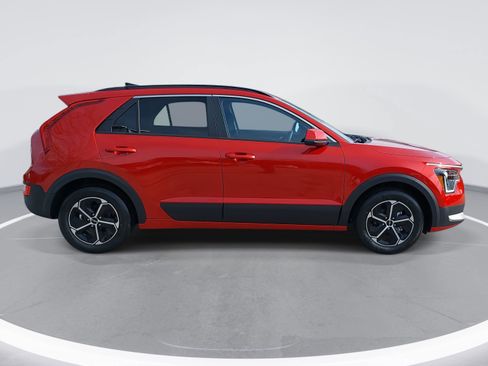 New 2026 Kia Niro LX image 4