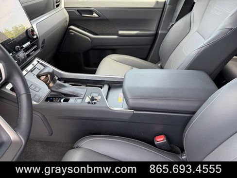 Used 2024 Lexus GX 550 AWD/4WD image 12