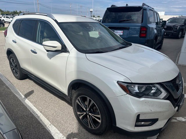 Used 2017 Nissan Rogue SL AWD/4WD image 3