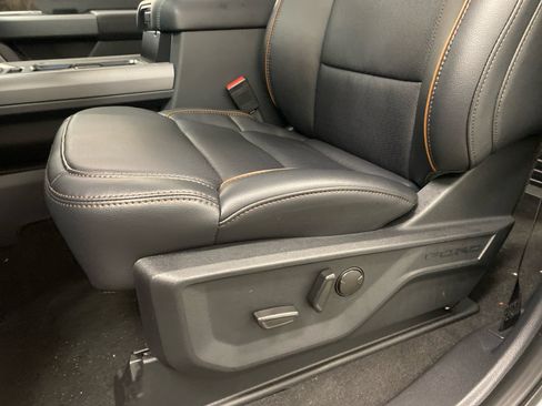New 2026 Ford F250 Lariat w/ Black Appearance Package AWD/4WD image 25