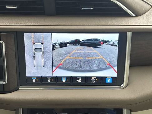 Used 2021 GMC Yukon XL Denali w/ Denali Premium Package image 44