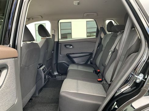 Used 2023 Nissan Rogue SV FWD image 25