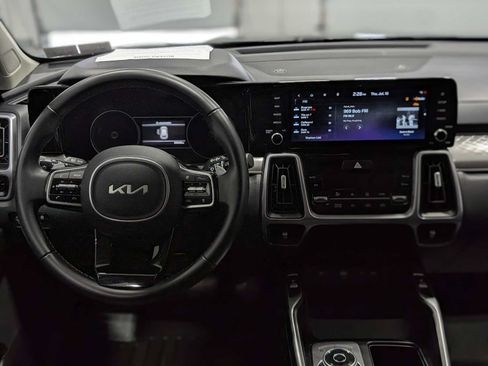 Certified 2023 Kia Sorento EX AWD/4WD image 5