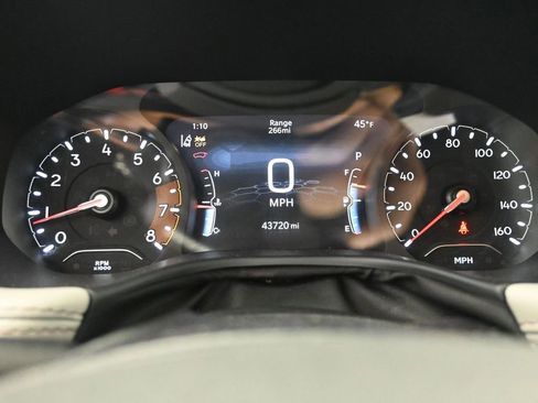 Used 2025 Jeep Compass Limited image 34