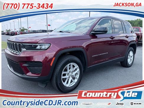 Used 2025 Jeep Grand Cherokee Laredo X RWD image 1