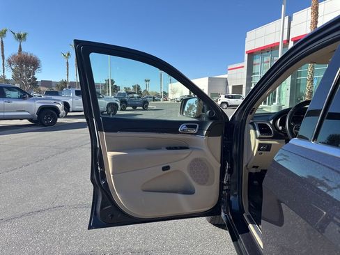 Used 2016 Jeep Grand Cherokee Limited w/ Trailer Tow Group IV image 10