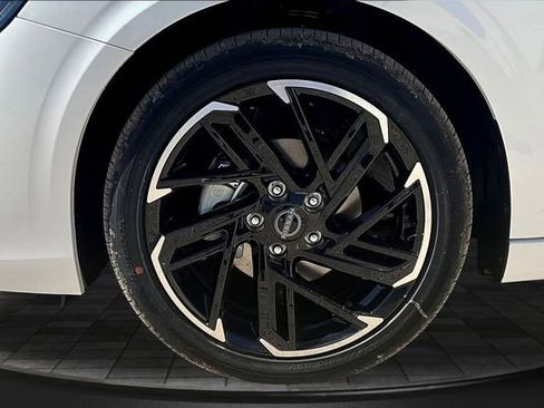 New 2026 Nissan Sentra SR image 13