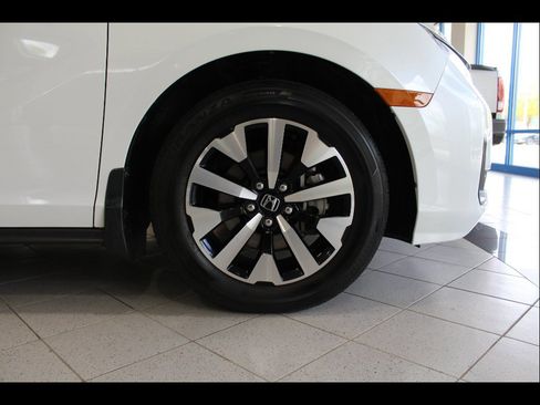 Certified 2025 Honda Odyssey EX-L image 10