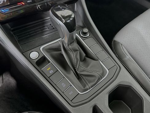 Used 2025 Volkswagen Jetta SE image 22