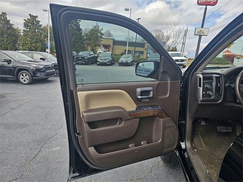 Used 2017 Chevrolet Silverado 1500 LT w/ All Star Edition image 29