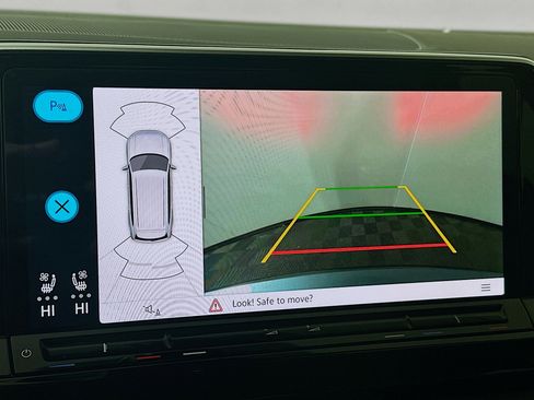 Used 2025 Volkswagen Atlas SE image 13