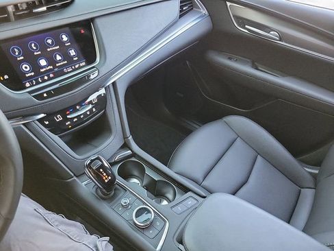 Used 2025 Cadillac XT5 Luxury image 19