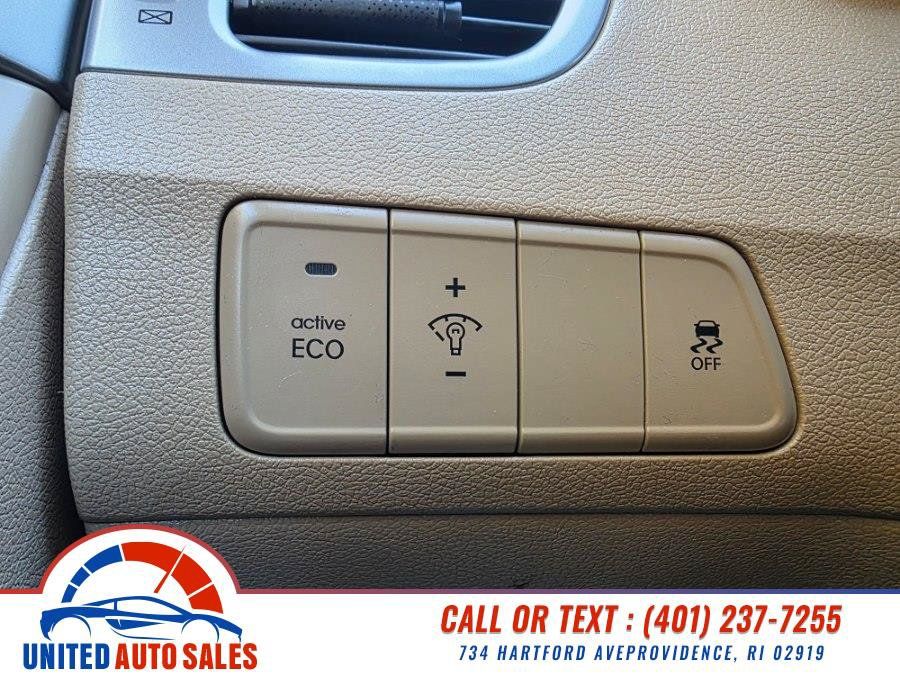 Used 2013 Hyundai Elantra GLS FWD image 16