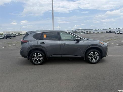 Used 2022 Nissan Rogue SV AWD/4WD image 6