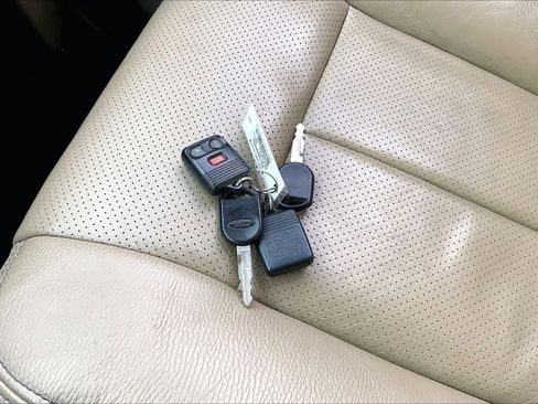 Used 2009 Ford F150 Lariat image 14