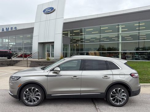 Used 2023 Lincoln Nautilus Reserve w/ Luxury Package AWD/4WD image 3