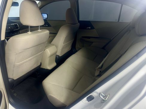 Used 2017 Honda Accord LX image 10