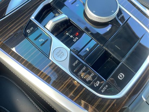 Used 2025 BMW X5 xDrive40i w/ Premium Package image 29