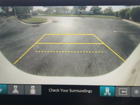 Used 2024 Honda Pilot Touring image 11