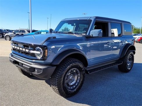 New 2025 Ford Bronco Outer Banks w/ Sasquatch Package image 28