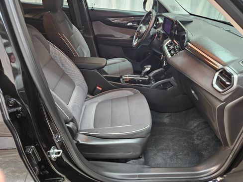 Used 2025 Chevrolet TrailBlazer LT w/ Convenience Package image 13