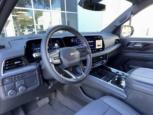 Used 2025 Chevrolet Suburban LS image 14