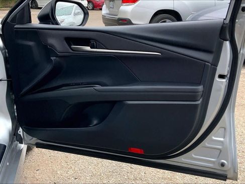 Used 2025 Toyota Camry LE FWD image 22