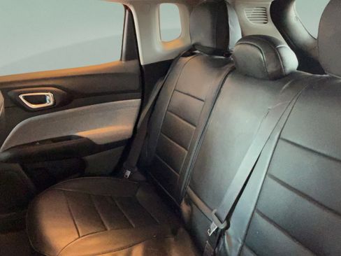 Used 2022 Jeep Compass Latitude FWD image 26