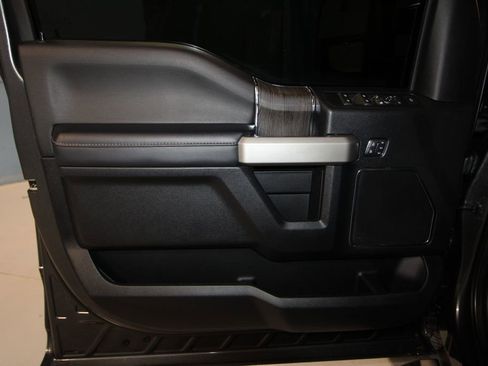 Used 2020 Ford F350 Lariat image 5