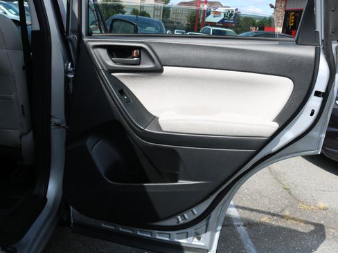 Used 2015 Subaru Forester 2.5i w/ Alloy Wheel Package image 34