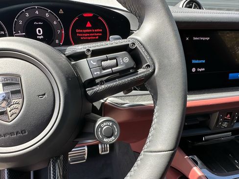 Certified 2025 Porsche Cayenne Turbo AWD/4WD image 20