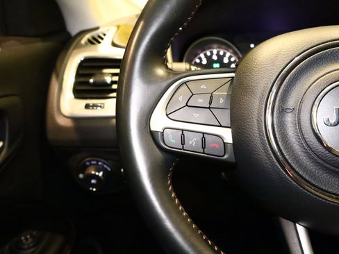 Used 2019 Jeep Compass Latitude w/ Safety & Security Group image 11